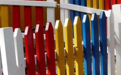 5 Easy Steps to Repainting Your Fence